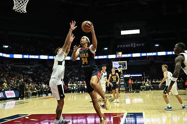 世界杯官方直播软件-打出大号两双数据，会有球队考虑签下掘金二队的这位内线铁塔吗？