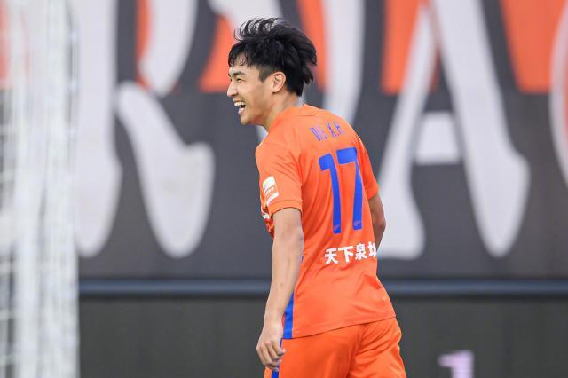 世界杯客户端入口-泰山一高一快爆发正是时候 “抢票”40强赛集训名单